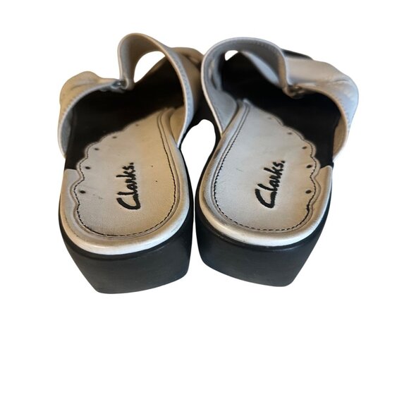 Clarks white leather slip on sandals size 9.5 M - Picture 3 of 5